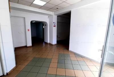 Spațiu comercial, de 80 mp, în Central - 2
