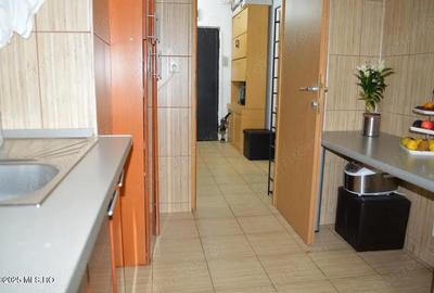 Apartament cu 3 camere decomandat, mobilat în Rolast - 15