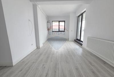 Apartament cu 3 camere decomandat în Nord - 2