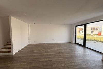 Casă cu 4 camere în Crețuleasca - 1