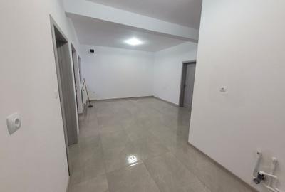 Casă cu 4 camere în Central - 1