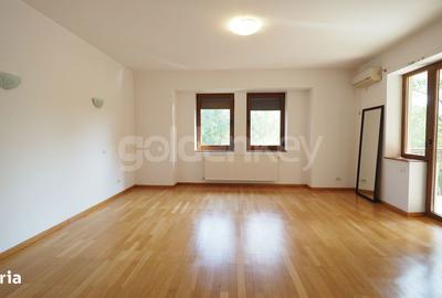Casă cu 7 camere cu Teren 280 Mp în Central - 16