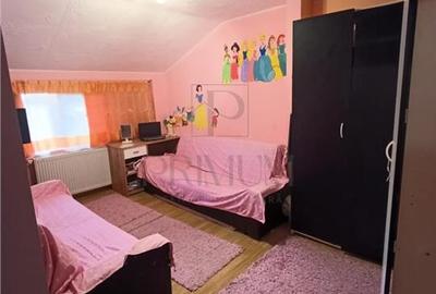 Apartament cu 3 camere decomandat, mobilat în Dâmbovița - 2