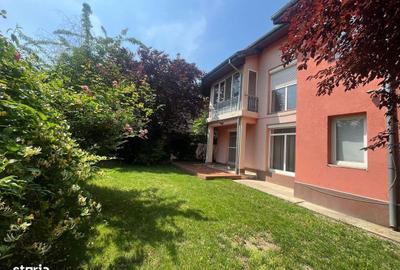 Casă cu 4 camere în Central