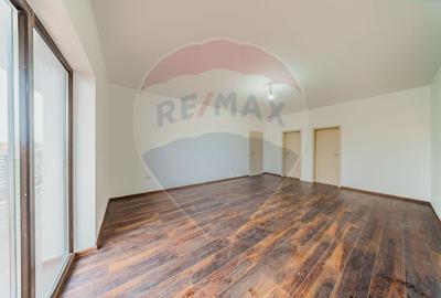 Casă cu 5 camere cu Teren 500 Mp în Vladimirescu - 13