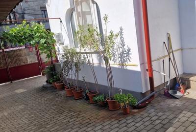 Casă cu 4 camere cu Teren 30 Mp în Central - 11