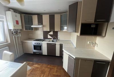 Apartament cu 3 camere decomandat în Central - 2