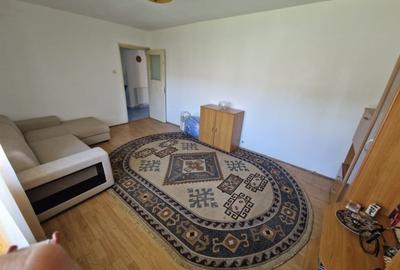 Apartament 3 camere, 71 mp, zona Hotvon - 2