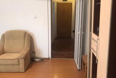 Garsonieră decomandată în Zăvoi - 3