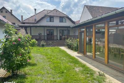 Casă cu 4 camere decomandat în Orlat - 13