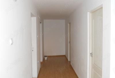 Apartament cu 3 camere decomandat în Tineretului - 4