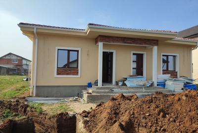 Duplex cu 3 camere cu Canalizare în Sânandrei - 1