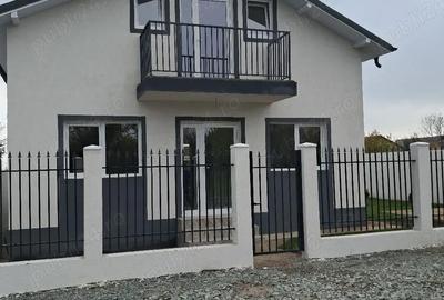 Casă cu Teren 2000 Mp în Central - 8