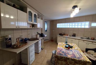 Casă cu 3 camere în Bălcești - 1