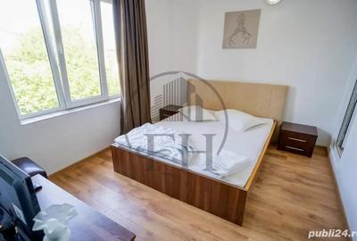 Casă cu 8 camere în Schitu - 1