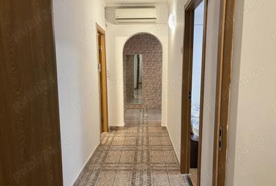 Inchiriez apartament 2 camere decomandat. - 1