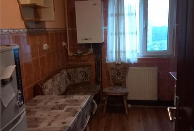 Apartament cu 3 camere decomandat, mobilat în Dârste