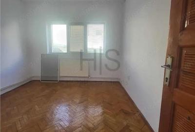 Apartament 3 Camere, Central, Decomandat, etaj 1 - 15