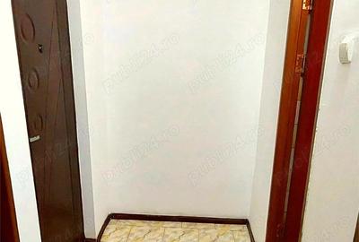 Garsonieră decomandată în Central - 2