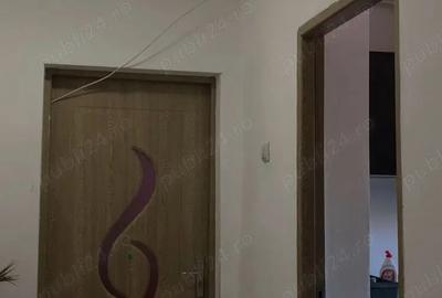 Inchiriez apartament doua camere decomandat - 1