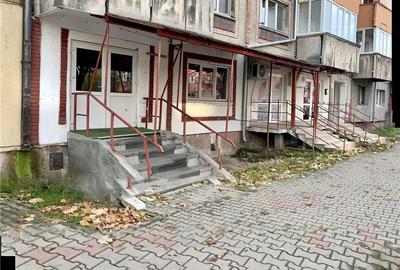 Spațiu comercial, de 80 mp, în Petrila - 2