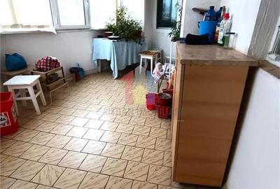 Apartament cu 3 camere decomandat în Călărași - 7