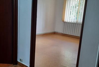 Proprietar,vand ap. 3 camere central, (Str. Moldovei 17), 73mp - 7