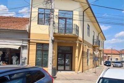 Spațiu comercial, de 500 mp, în Central - 8