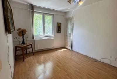 Apartament cu 3 camere decomandat în Drumul Găzarului - 2
