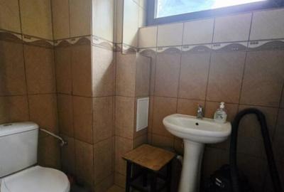 Spațiu comercial, de 130 mp, în Central - 3