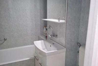 Apartament cu 3 camere semidecomandat în Central - 3