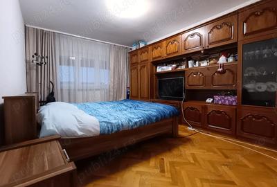 Proprietar vand apartament cu 2 camere etaj 4 - 5