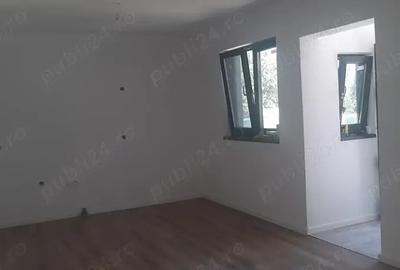 Vand Casa an Gri cu Gradina - 2