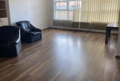 Spațiu comercial, de 44 mp, în Central - 3