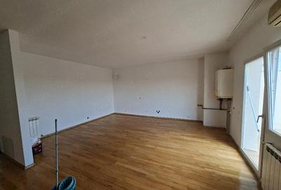 Apartament cu 5 camere decomandat în Săftica - 3