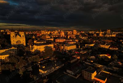 Spațiu comercial, de 400 mp, în Ultracentral - 7