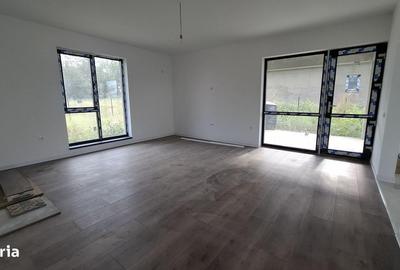Casă cu 4 camere cu Teren 473 Mp în Miroslava - 2