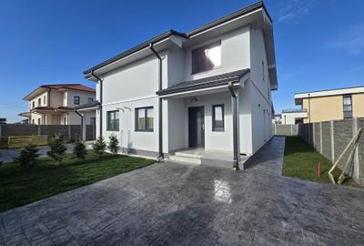 Duplex cu 3 camere în Moșnița Nouă