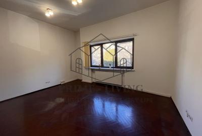 VILA INTERBELICĂ LA INCHIRIERE IN ZONA 1 MAI - 11