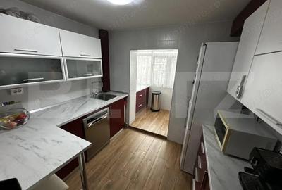 Apartament cu 3 camere decomandat, mobilat în 1 Mai - 9