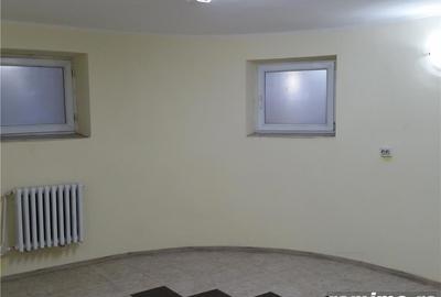 Spațiu comercial, de 62 mp, în Central - 4