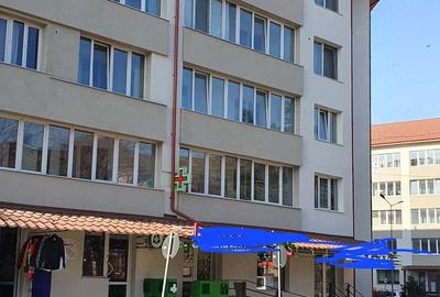 Apartament cu 4 camere decomandat în Central - 3