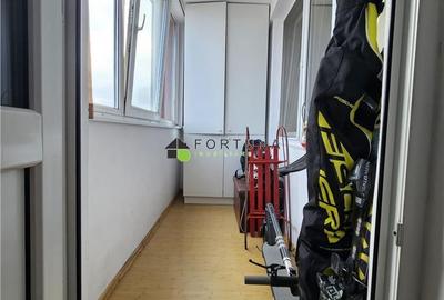 Apartament cu 3 camere decomandat în Florilor - 9