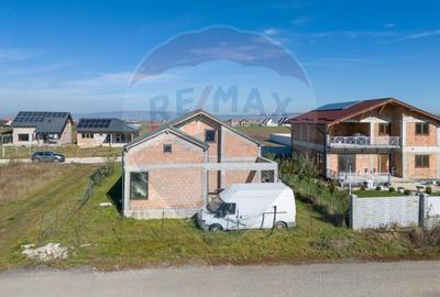 Casa cu potential de investitie, constructie noua la rosu - 23