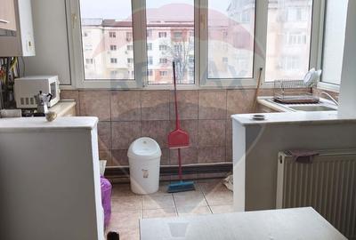 Apartament cu 3 camere în 1 Mai - 4