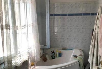 Casă cu 4 camere cu Teren 500 Mp în Central