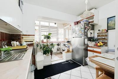 Apartament cu 3 camere decomandat, mobilat în Vasile Aaron - 8