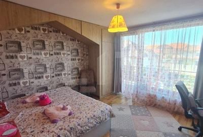 Apartament cu 4 camere, 116 mp, gradina 100 mp, 3 parcari, zona Florilor - 12