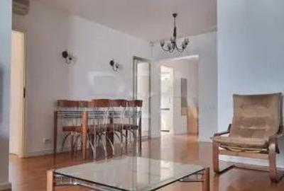 3 Camere Bloc Boutique, Arcul de Triumf - 16