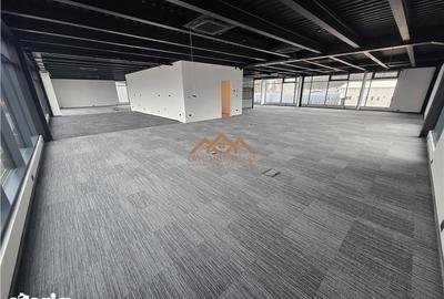 Spațiu comercial, de 1,400 mp, în Central - 2